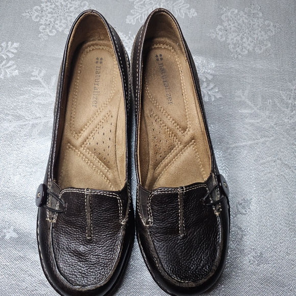 Naturalizer Dark Brown Loafers Wedges Button Elastic Comfortable Leather Sz 7M - Picture 9 of 16